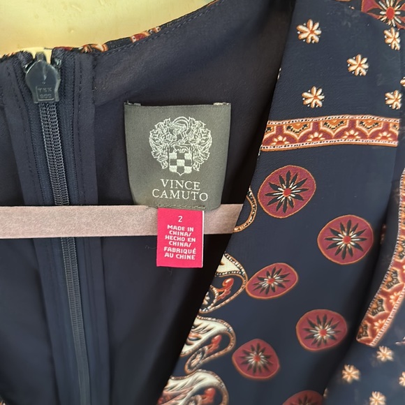 Vince Camuto Flutter sleeve dress- size 2 - Picture 2 of 7